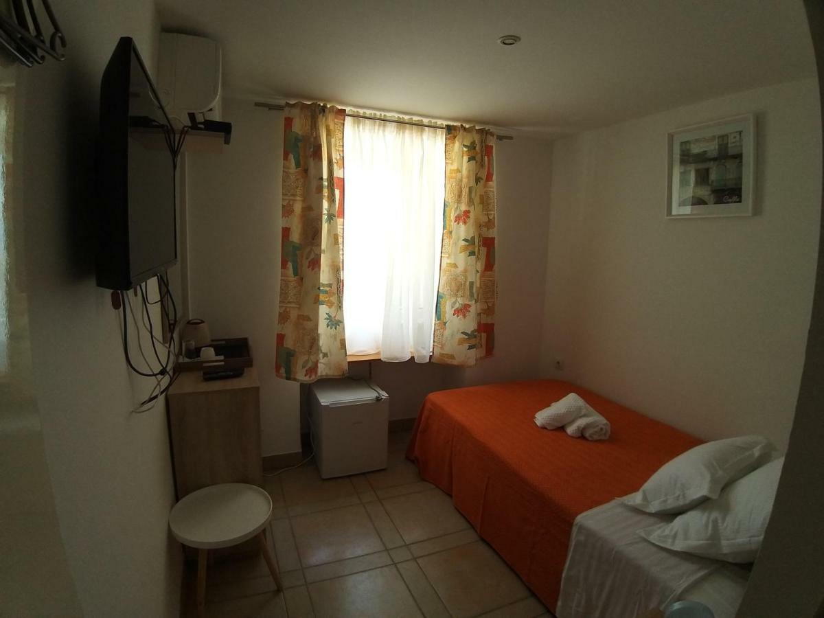 Riva Rooms Bol Exterior foto