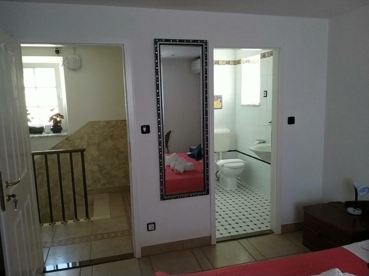 Riva Rooms Bol Exterior foto