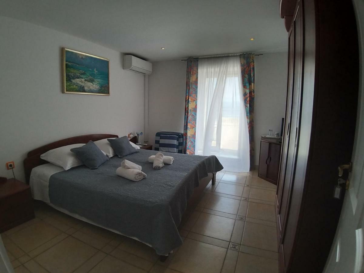 Riva Rooms Bol Exterior foto